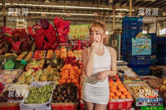爱丝-小茹 爱丝 - 小茹与粉色游戏:你能找到原图的影子吗?