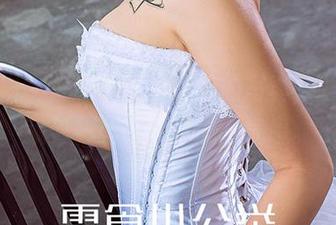 爱尤物 – 一组李丽莎短裤的写真，照片里藏着一丝不同寻常的气息。
