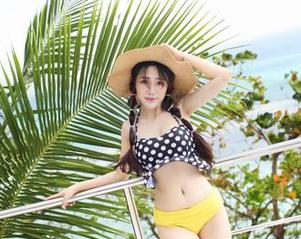 爱蜜社 – 在线发现，谢芷馨Sindy的礼服照片，里面藏着多少小心思？