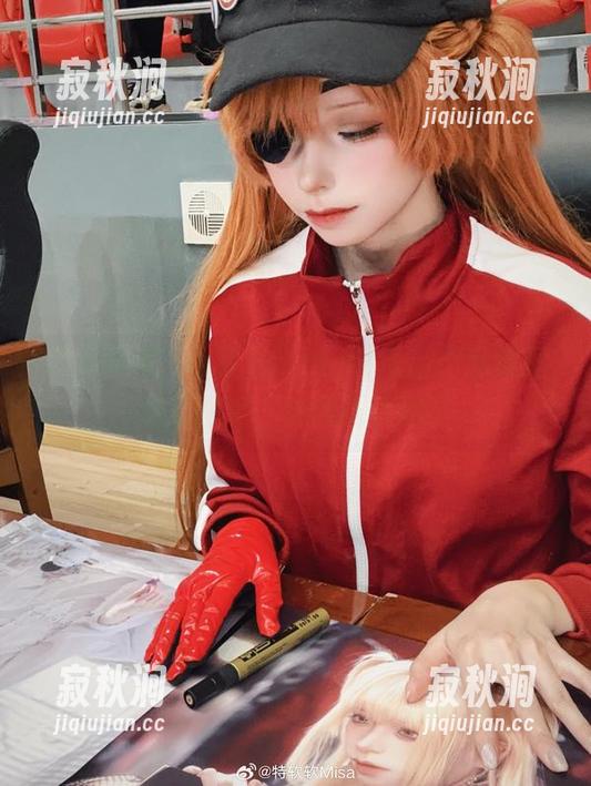 抛弃标准，特软儿Sona的最新作品集里的比基尼，把我给惊到了