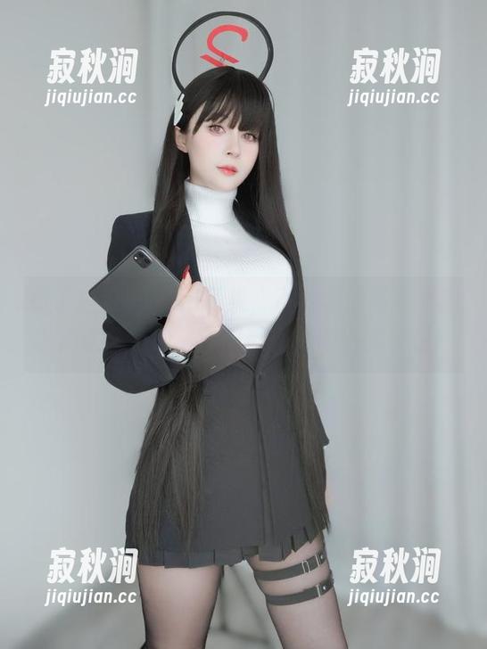 看了白银81的作品集，不敢相信高亮死库水竟这么特别，原图都有种隐秘的诱惑！
