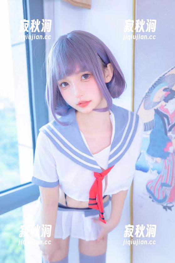 说到制服，我只想给神楽坂真冬无圣光的版本点赞，感觉好像打开新世界了。