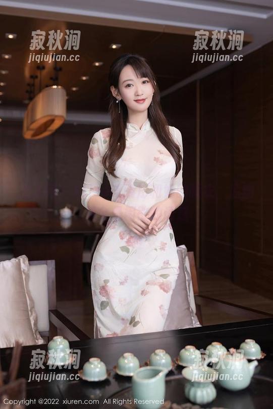 秀人网 - Elise谭晓彤和她的睡衣，原图里全是闲散的诱惑