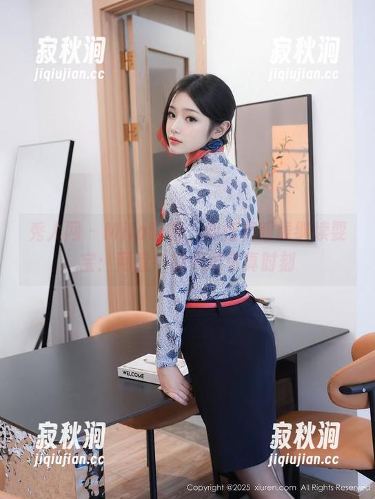 秀人网 - Mila嘟嘟，别挂着眼镜继续耍宝：网盘中的另类写真时刻