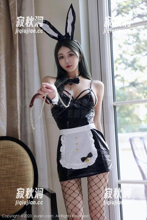 秀人网-余虞酱 秀人网 - 余虞酱夏日合集——当清风遇上小太阳,更新就来了!