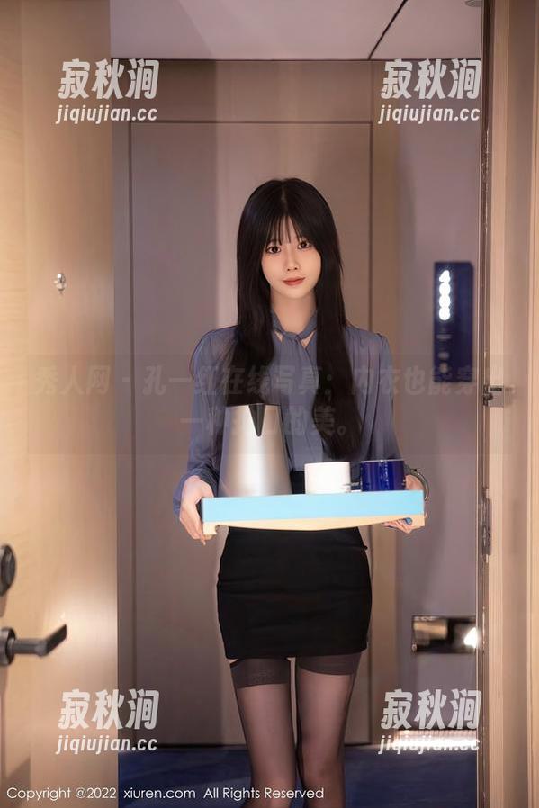 秀人网 - 孔一红在线写真：内衣也能穿出一种拗口的美。