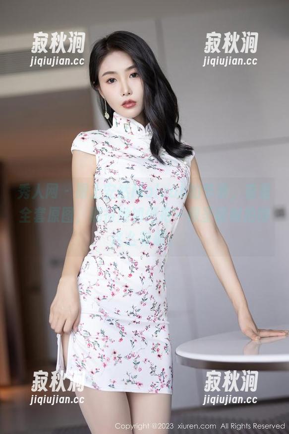 秀人网 - 跟上安然Maleah的节奏，查看全套原图，期待她如何把一棵圣诞树拍得这么有趣。