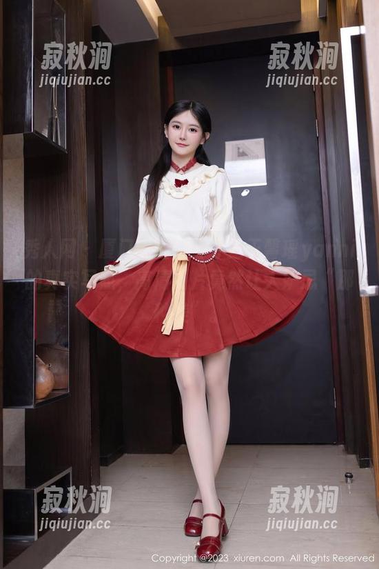 秀人网 - 厦门旅拍，这才是王馨瑶yanni的真实写照，高清图片竟然让人妒忌“那种美”。