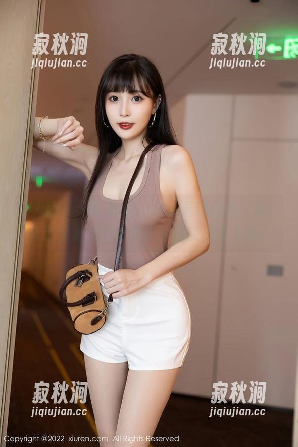 秀人网 - 分享瑞瑞ruirui最新旅拍，咋一看还以为是个不务正业的旅行博主呢。