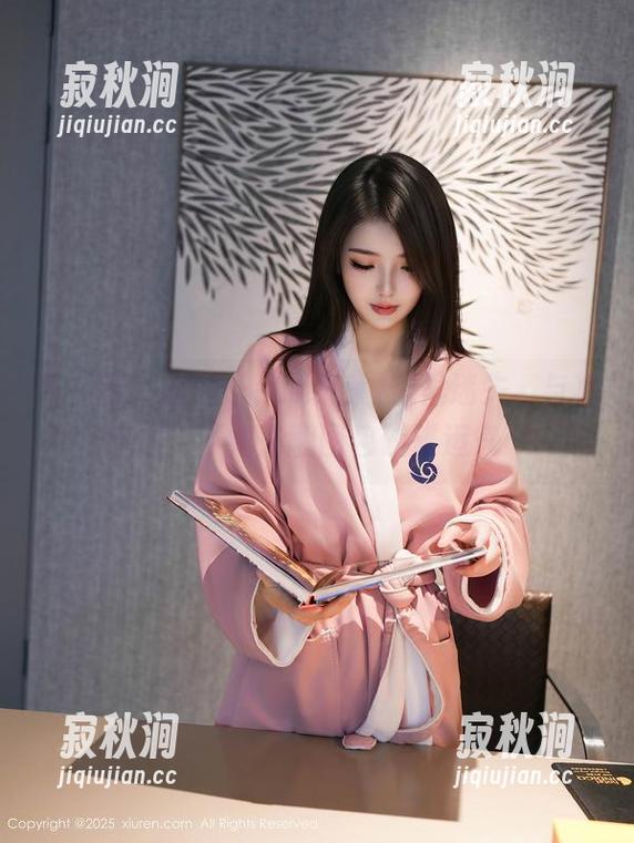 秀人网-糯美子mini 秀人网 - 糯美子mini在镂空里迷失,与其掩饰,不如去翻图包碰碰运气!