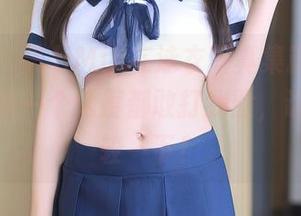 秀人网 – 美七Mia在泳衣写真集精选中，展现的每一个角度都敢打我脸，让我俩比较一下！