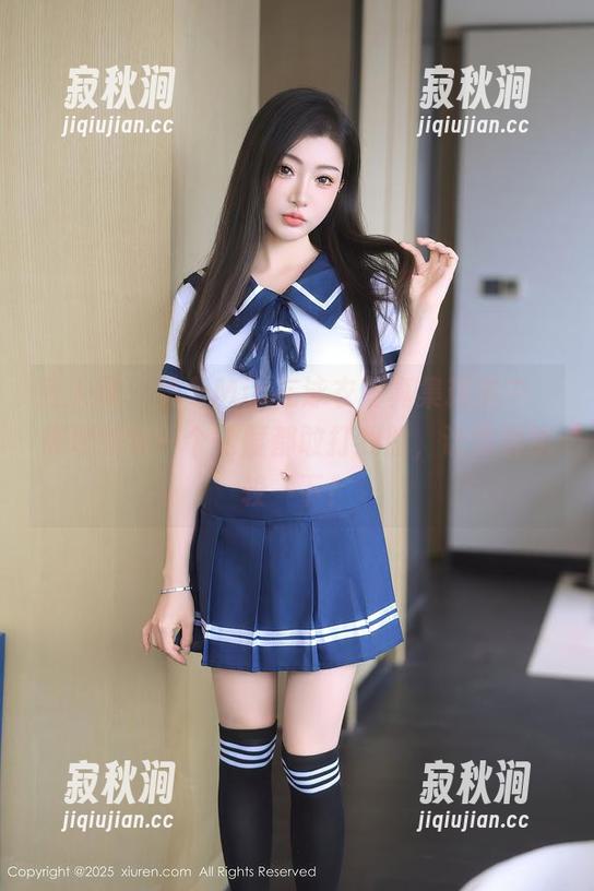 秀人网 - 美七Mia在泳衣写真集精选中，展现的每一个角度都敢打我脸，让我俩比较一下！