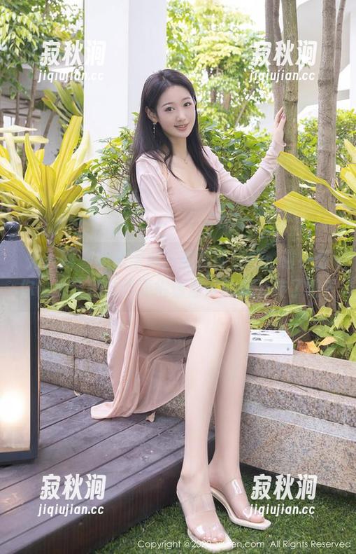 秀人网 - 免费图册：和服即视感，谢小蒽你也太会把自己弄得像漂浮的蒲公英了吧？