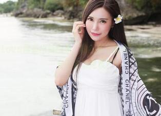 美媛馆 – Love陆瓷出新图集，豹纹实在强烈，眼前一亮，但……会不会太抢镜？