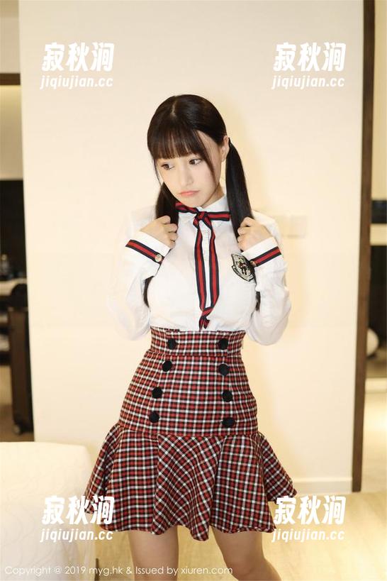 美媛馆-杨晓青儿 美媛馆 - 杨晓青儿和她的毛衣,高清图册里的真实与虚无