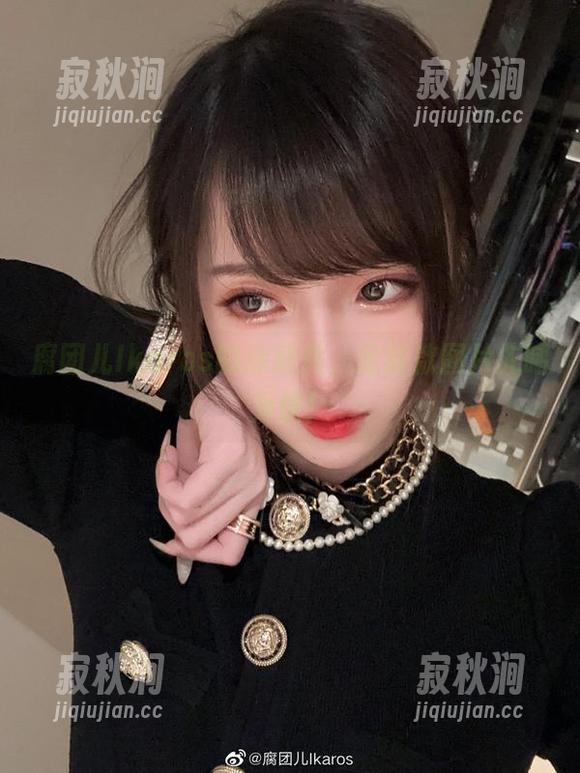 腐团儿Ikaros的泳池秀，定制款图片先睹为快！