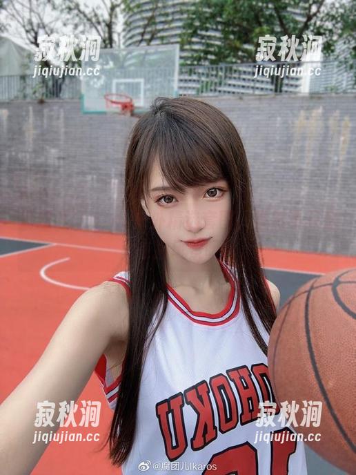 腐团儿Ikaros户外精选套图，当然不只是在拍风景呀
