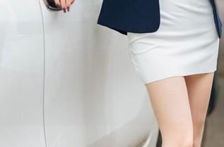 花漾show – Angela小热巴这次又拿美脚说事，图片里的姿势真是让人想停下来多看两眼！