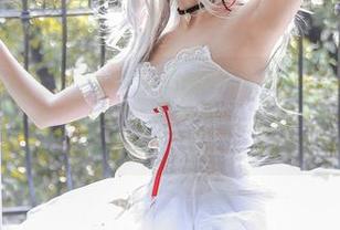 苏嫣qvq的初冬写真集，总觉得她手里的咖啡有点赖皮…分享一下？