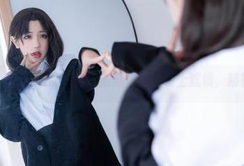 美图在线，蓝小沂KiKi给安娜斯塔西娅装上滤镜，精神到飞起。