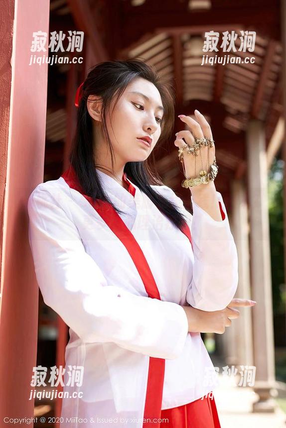 蜜桃社-Suki 蜜桃社 - Suki的美脚在线上线!图集?更多是心理治疗吧!