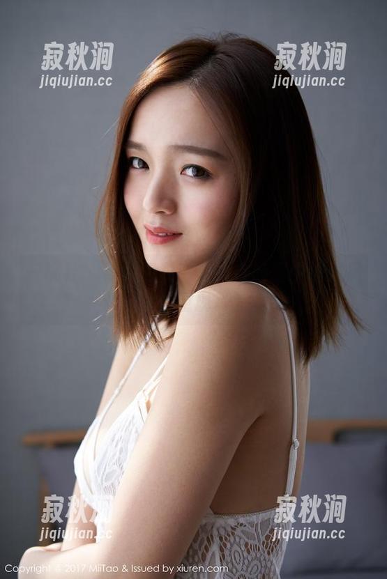 蜜桃社-美绪 蜜桃社 - 黑色幻影:美绪在高清中消失又重现