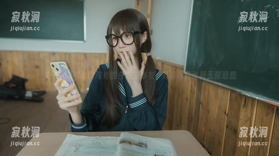 关于西园寺南歌与她的白猫连体衣，高清写真诠释无限遐想