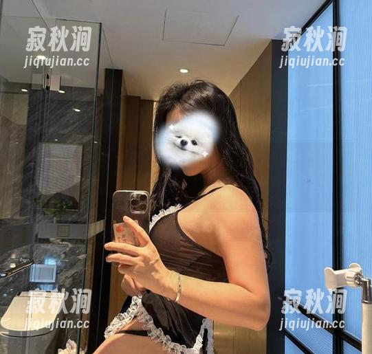 微密圈 - 詹詹的红色写真，绝对能让你变身‘红心’粉!