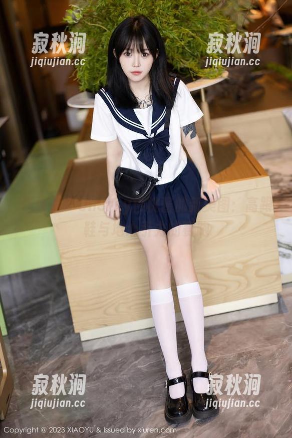 语画界-Cherry樱桃酱 语画界 - Cherry樱桃酱的新美图:高跟鞋与地心引力的赛跑