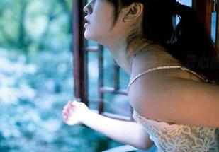 轰趴猫 – Ellie艾栗栗黑白美图合集，来吧，丧心病狂又不要命的单色未来！