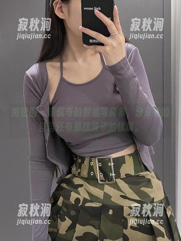 陈佩奇 微密圈 - 陈佩奇的御姐写真集,分享她的自信还有那抹淡淡的忧郁。