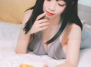 陌陌咕咕咕，果然你的爱宕图包能像魔法一样吸引注意力呢！