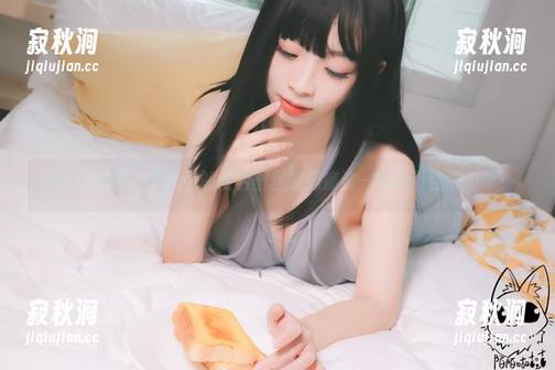 陌陌咕咕咕，果然你的爱宕图包能像魔法一样吸引注意力呢！