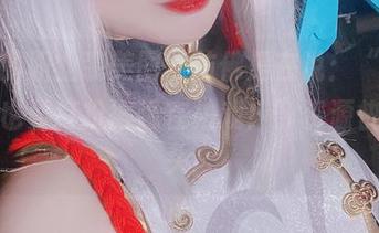 雪猫的职业装美图，仿佛是在说：“就算开会也要打扮得像在拍戏！”资源快来点头！
