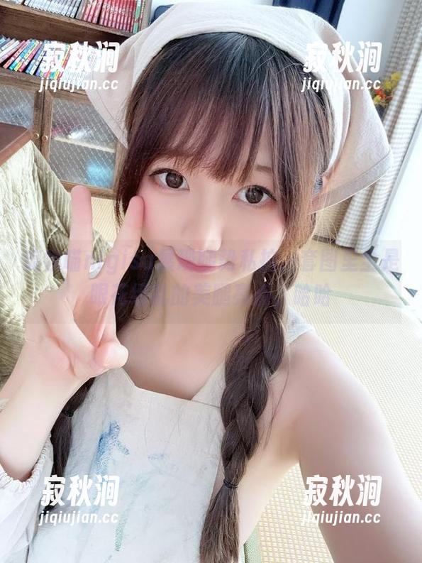 魔物喵nigisa展现腿势私拍，套图里全是眼花缭乱的美腿亮点，哈哈