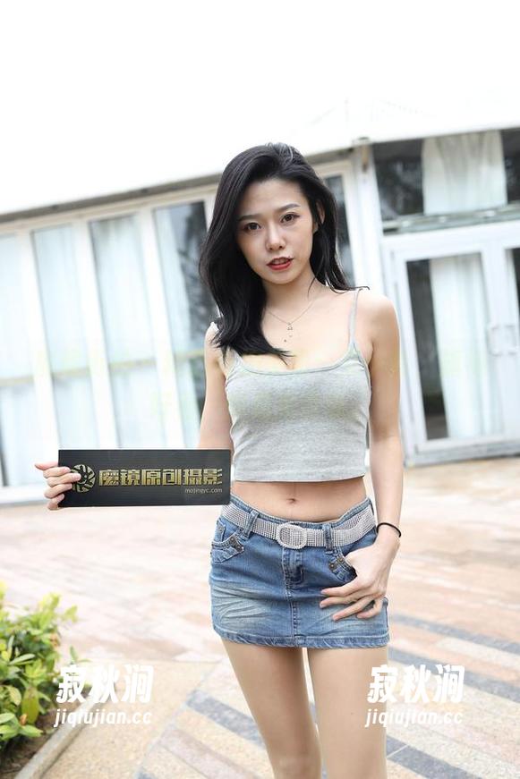 魔镜街拍 - 精选街拍美图：艾小青，旗袍好看，你倍受青睐。