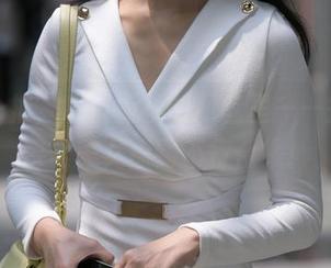 随手一拍，魔镜街拍的网盘里——搭讪包臀裙美女撩到不行合集！